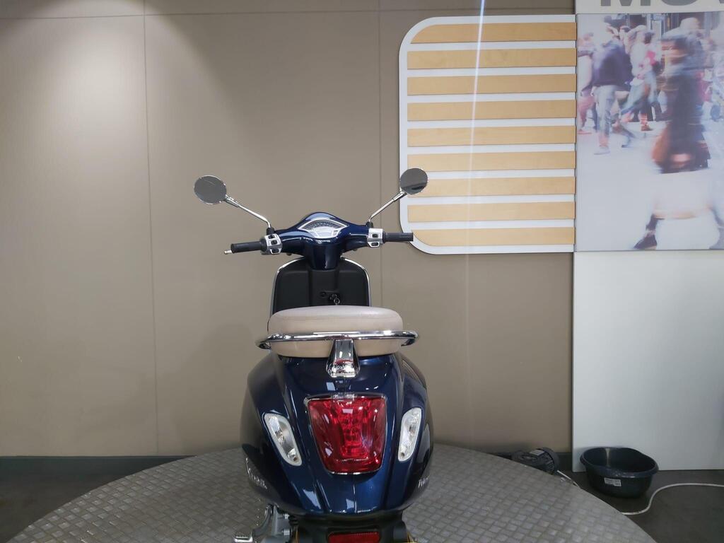 Vespa Primavera 50 2014 9