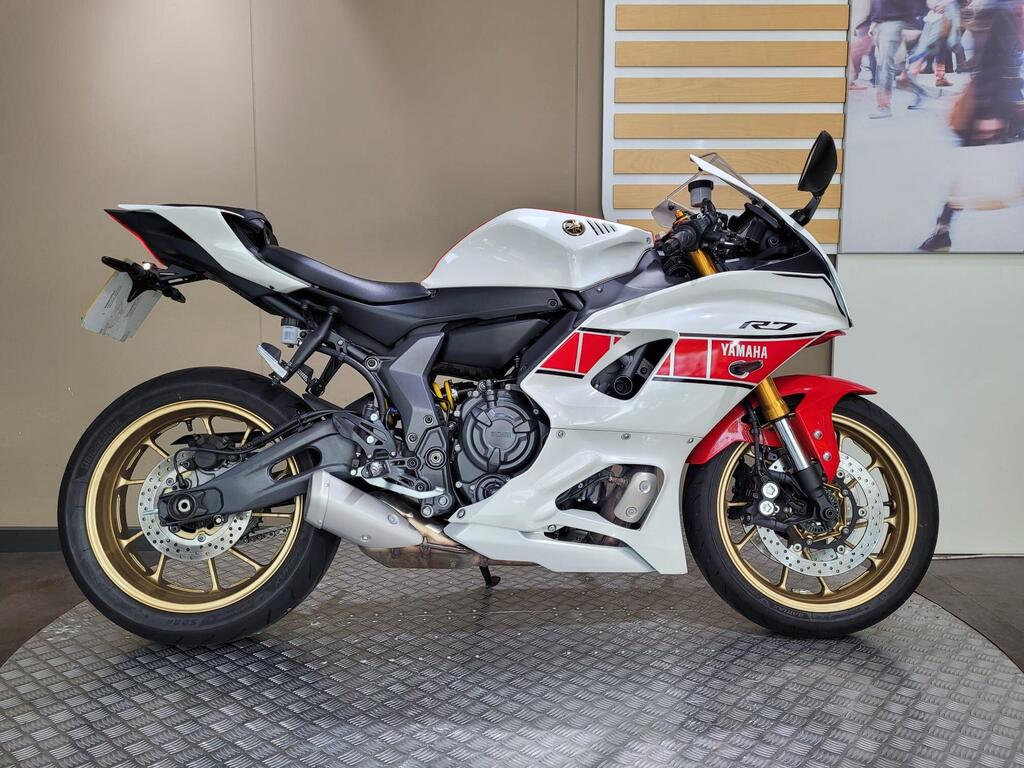 Yamaha R7 2023 1 Yamaha R7 2023