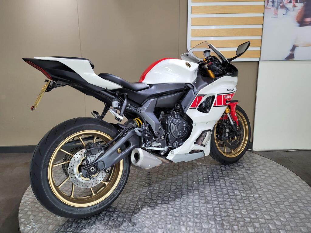 Yamaha R7 2023 13