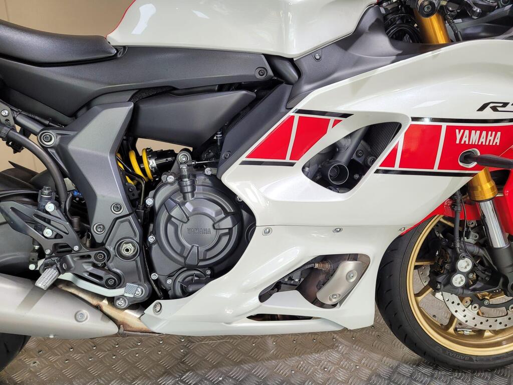 Yamaha R7 2023 18