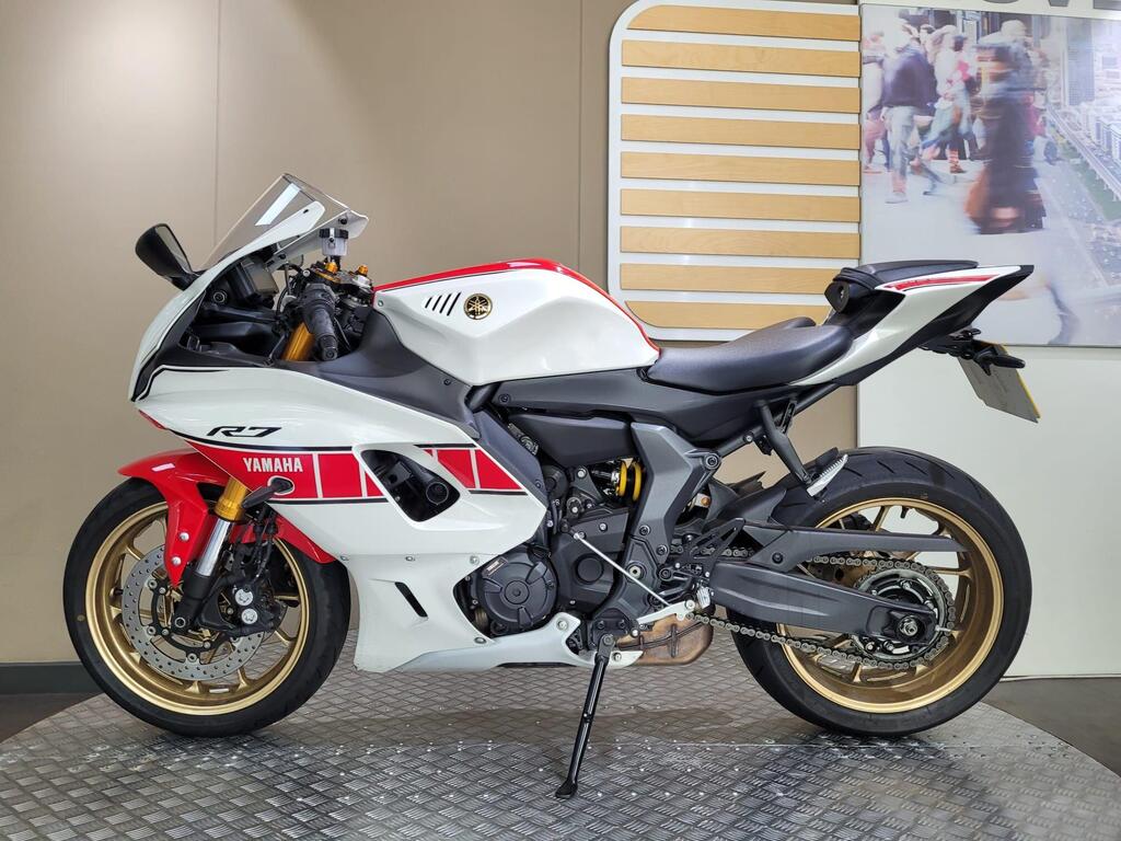 Yamaha R7 2023 9