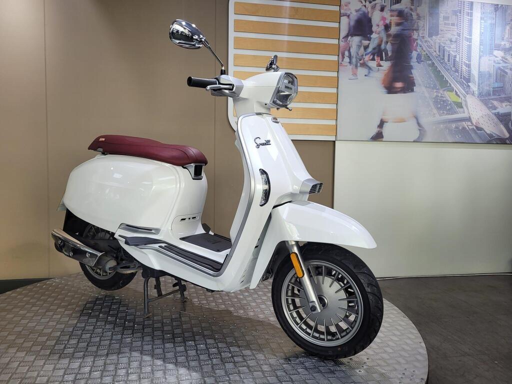 Lambretta v50 Special 2024 2